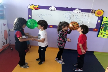 6 Yaş A Grubu / Bedeninle Top taşı