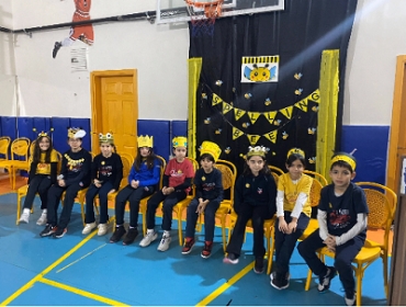 ?✨ CANER ÖZEN COLLEGE SPELLING BEE FINAL 2026 ✨? Today, our 3rd grade Spelling Bee Final was an unforgettable event filled with excitement and enthusiasm. Our nine finalists showed great courage and confidence on stage, while their classmates proud