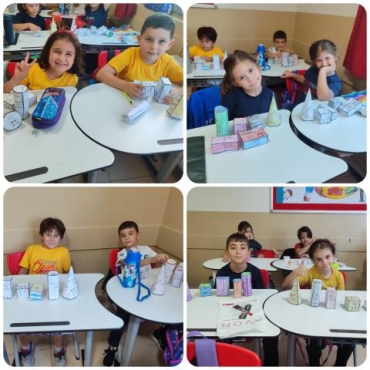 2/B sınıfı Matematik dersinde geometrik cisimleri oluşturarak somutlaştırdılar, cisimlerin biçimsel özelliklerini kes, yapıştır etkinliği ile kavradılar.