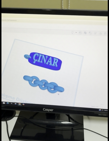 5. sınıflar ile beraber tinkercad üzerinden anahtarlık tasarımı yaptık.
