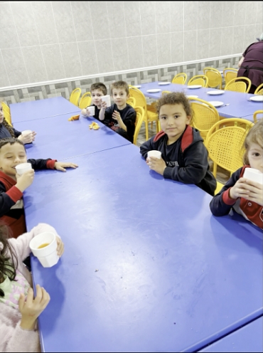 Mutfak robotu kulübümüzde mandalina ve limon sıkmayı öğrendik, algoritması nasıl olur konuştuk ve hazırladığımız C vitaminimizi afiyetle içtik.