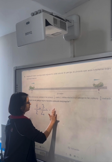 7.Sınıf öğrencilerimiz ile Beceri Temelli Matematik dersinde yeni nesil sorular nasıl çözülür öğreniyoruz, öğrencilerimiz kendilerini geliştiriyorlar, netlerimiz artıyor.