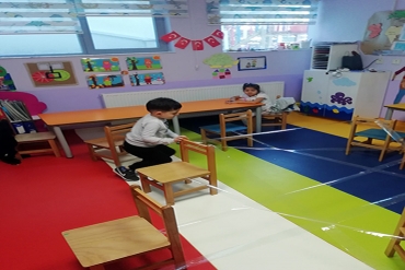 5 yaş grubu / Engellerden Geçme Oyunu