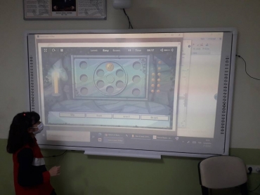 We played three different vocabulary and sentence- making games named, " spell or slime", " say the word", "word keys",  in class "5A kur". My students like doing them with a great enthusiasm.