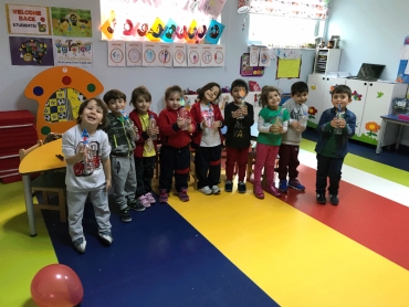 5 Yaş / Roket Deneyi - Şişenin İçinde Hava Var Mı ?
