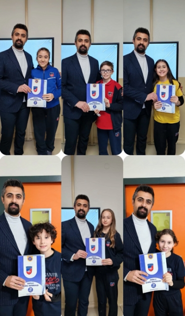 İsme özel Derslig kitaplarımız ortaokul öğrencilerimize dağıtılmıştır. Her bir kitabın üzerinde yazan isim, sadece bir etiket değil; emeğin, sorumluluğun ve bireysel hedeflerin bir göstergesidir.