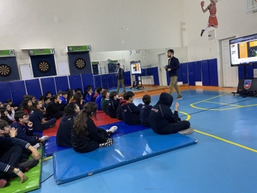 Değerli Caner Özen Ailesi, 7. Sınıf öğrencilerimize, tatil dönüşü uygulamaya başlanılacak “Asansör Sistemimiz” ile ilgili bilgilendirme amacı ile bir seminer düzenlenmiştir.