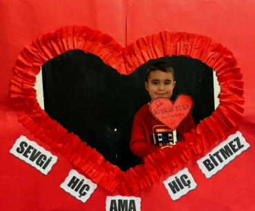 Caner Özen Kids “Sevgi gününü coşkuyla kutladı.