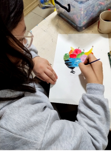 6. sınıf öğrencilerimizle Görsel Sanatlar dersinde suluboya tekniğiyle natürmort çalışmaları gerçekleştirdik.