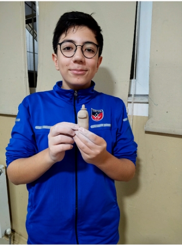 Bu Hafta Atölyemizde Kil Heyecanı Vardı! İlkokul ve ortaokul öğrencilerimizle birlikte hayal gücümüzü şekillendirdik.Eller çalıştı, zihinler şekillendirdi. Ortaya birbirinden özgün işler çıktı.