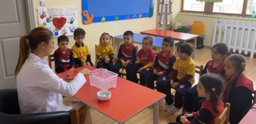 ‘Tuzun Buzu Eritmesi’ ve ‘Yapay Kar’ deneyini gerçekleştirdik.