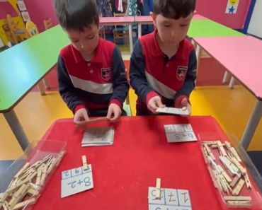 6 Yaş C Grubu Matematik Dersinde eğlenceli toplama işlemi yapıyor.