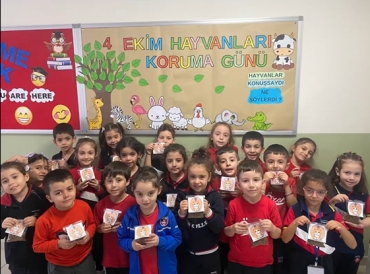 1/A sınıfı 4 Ekim Hayvanları Koruma Günü’nde “Hayvanlar konuşsaydı ne söylerdi?” sorusunu sordu.