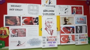İlkokul İstiklal Marşı'nın kabulunun 99.yılı ile ilgili pano çalışması