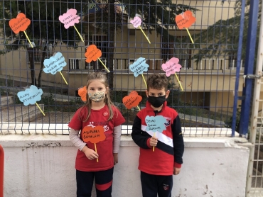 6 yaş B Grubu ile hoşgörü pankartı hazırladık