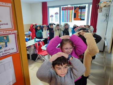 Caner Özen Koleji olarak 13 Ekim Pazartesi Uluslararası Afet Risklerinin Azaltılması günü tüm okullarda eş zamanlı gerçekleştirilen Deprem Tatbikatını biz de gerçekleştirdik.