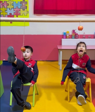 6 yaş C sınıfı bol gülmeli, eğlenceli hareket oyun saati