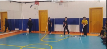 Beden Eğitimi ve Oyun Dersi 'nde 4. sınıf öğrencilerimiz TABAK AVI oyununu oynadı.Ögrencilerimiz oyun esnasında dikkat, çabukluk,nesne kontrolü ve motor becerilerini geliştirmeye çalışırken rekabet ön plandaydı.