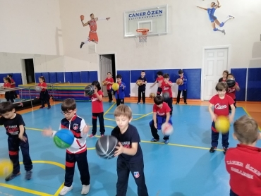 1. Sınıflar Basketbol Öğreniyor