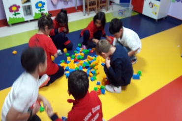 6 Yaş B Grubu / Lego ve boncuklarla gruplama
